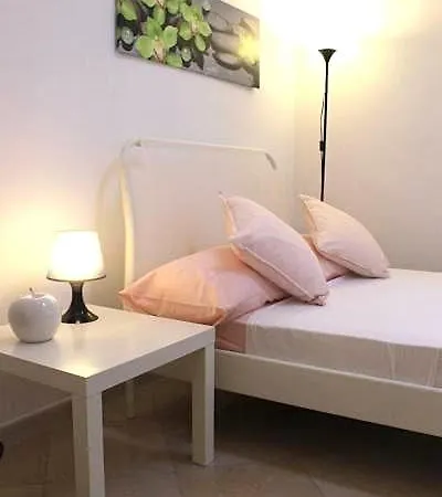 Apartment La *